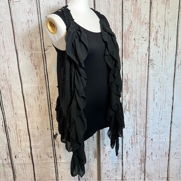 NEW NWT Umgee Embroidered Lace Ruffle Sheer Cardigan Vest Shawl Size M/L - Picture 3 of 16